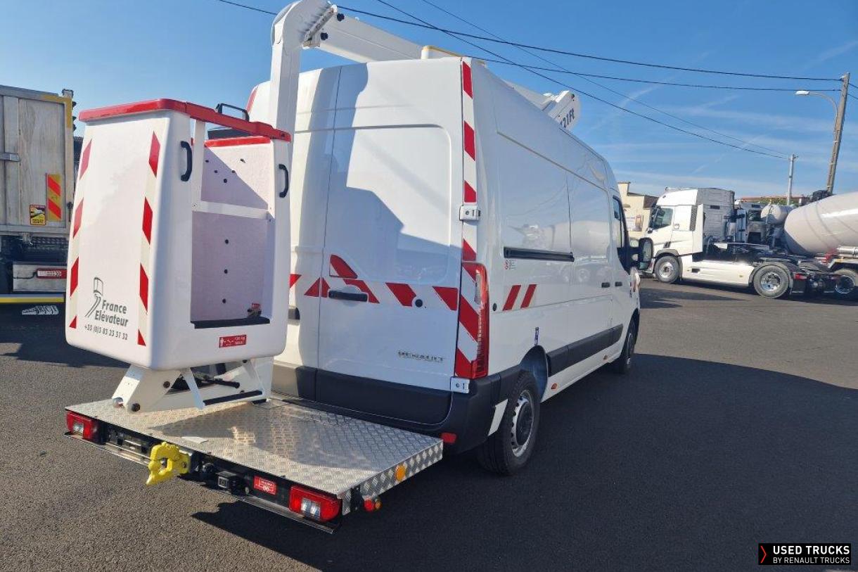 Renault Trucks Master
                                            