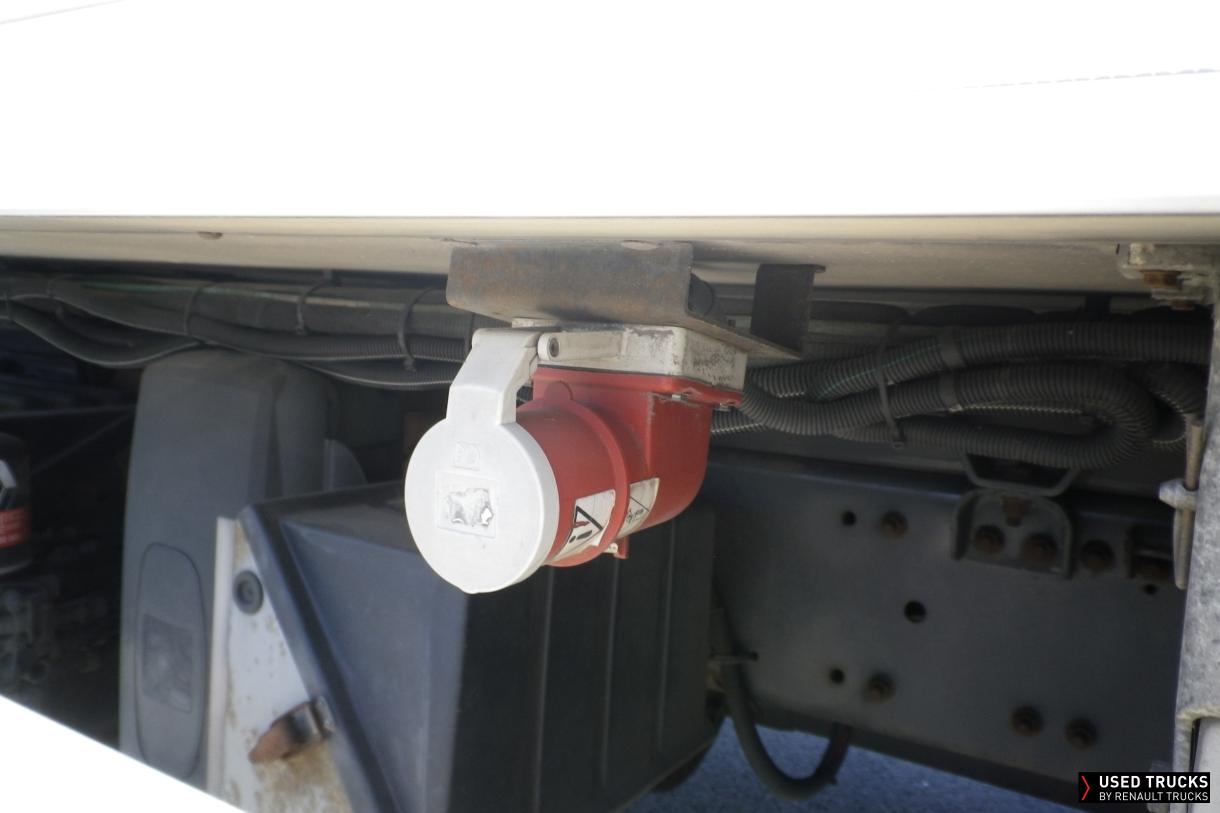 Renault Trucks Premium Distribution 270