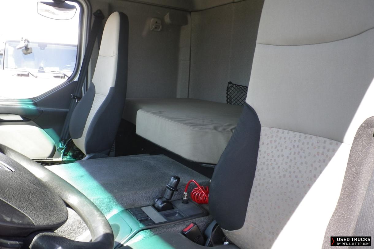 Renault Trucks Premium Distribution 270