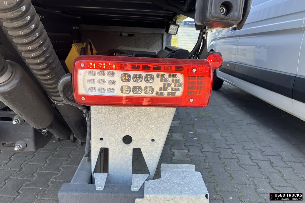 Renault Trucks D Wide 