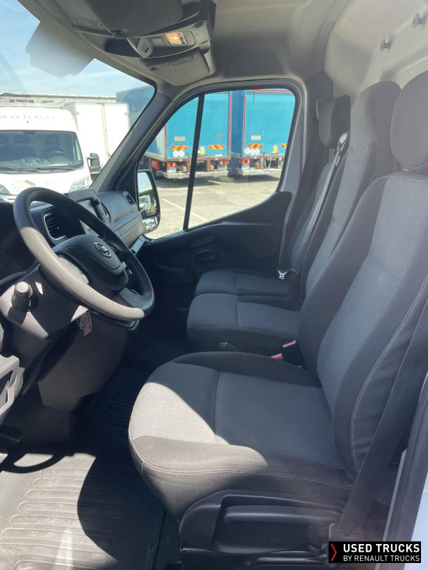 Nissan Interstar 130
