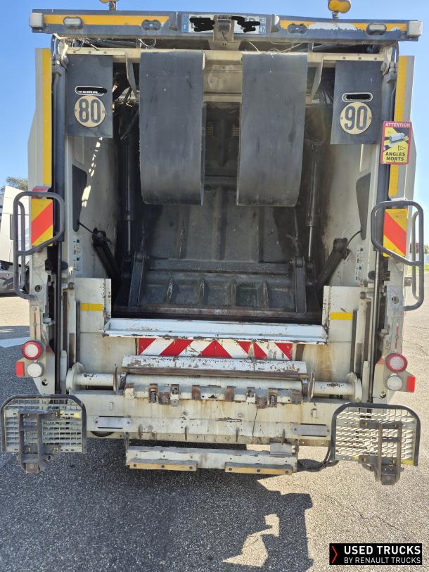 Renault Trucks D Wide 320