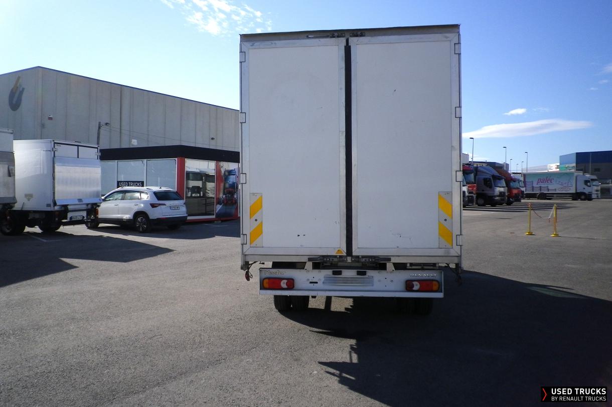 Renault Trucks Master 145