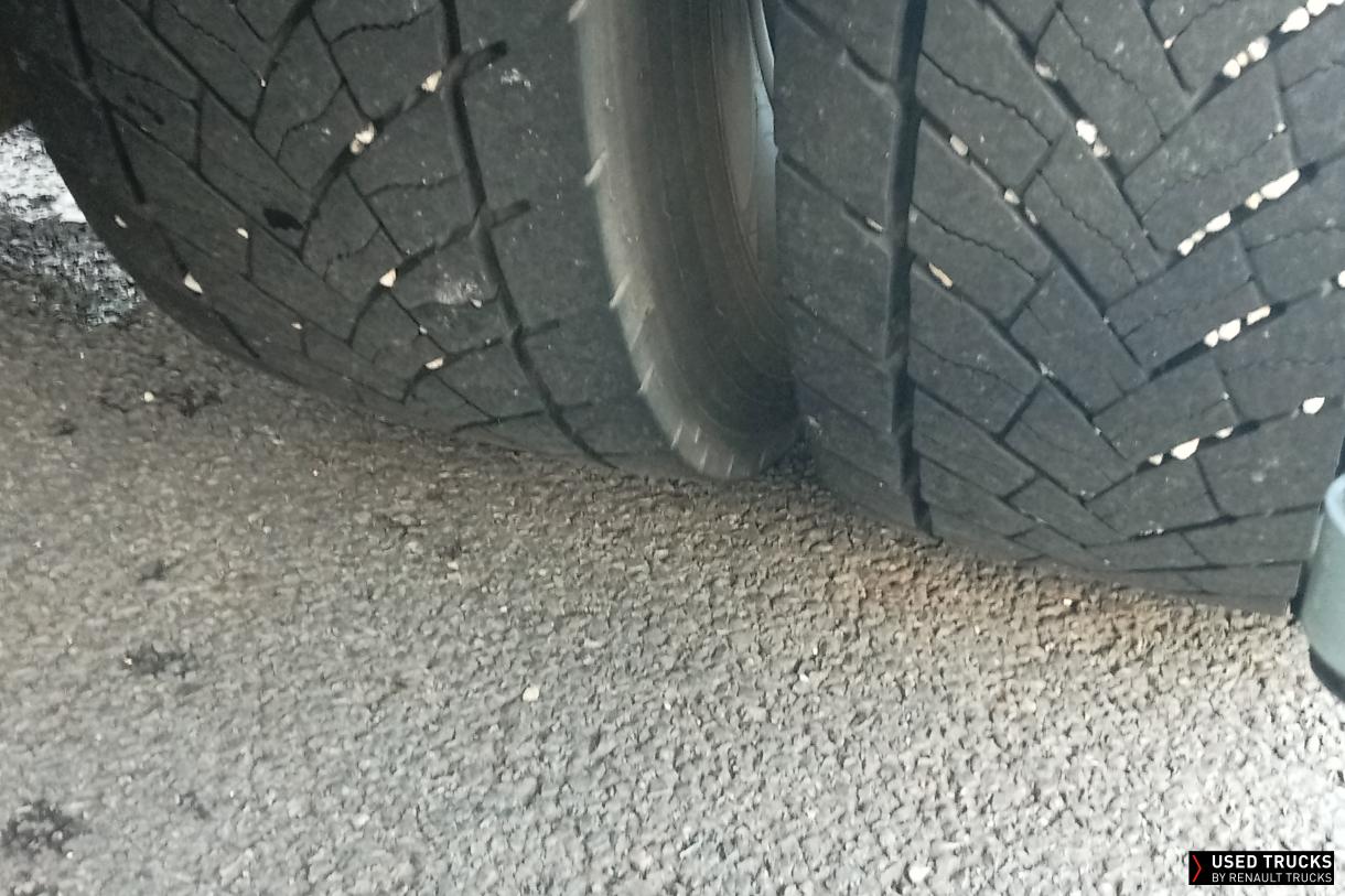 Renault Trucks D Wide 320