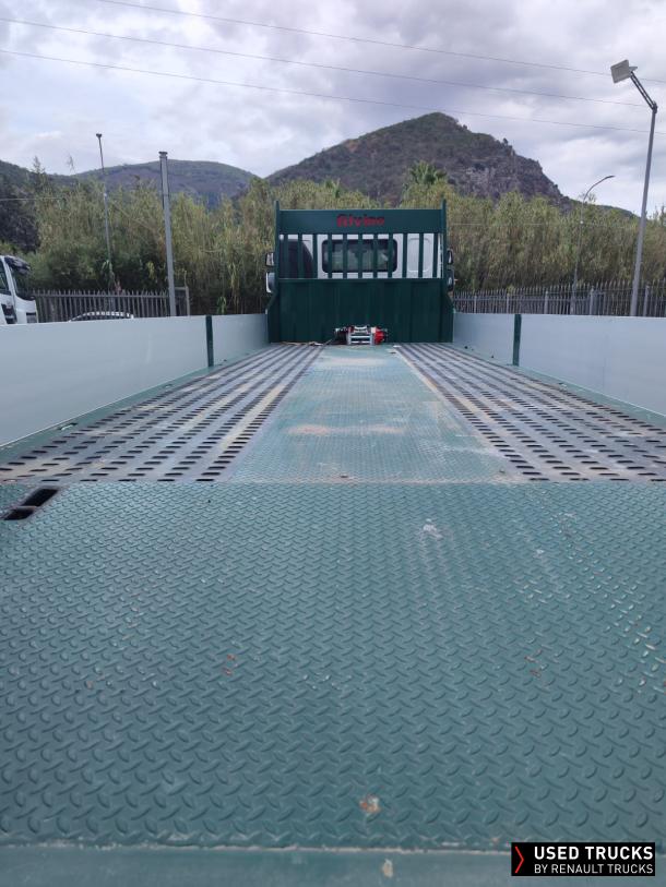 Renault Trucks D Wide 