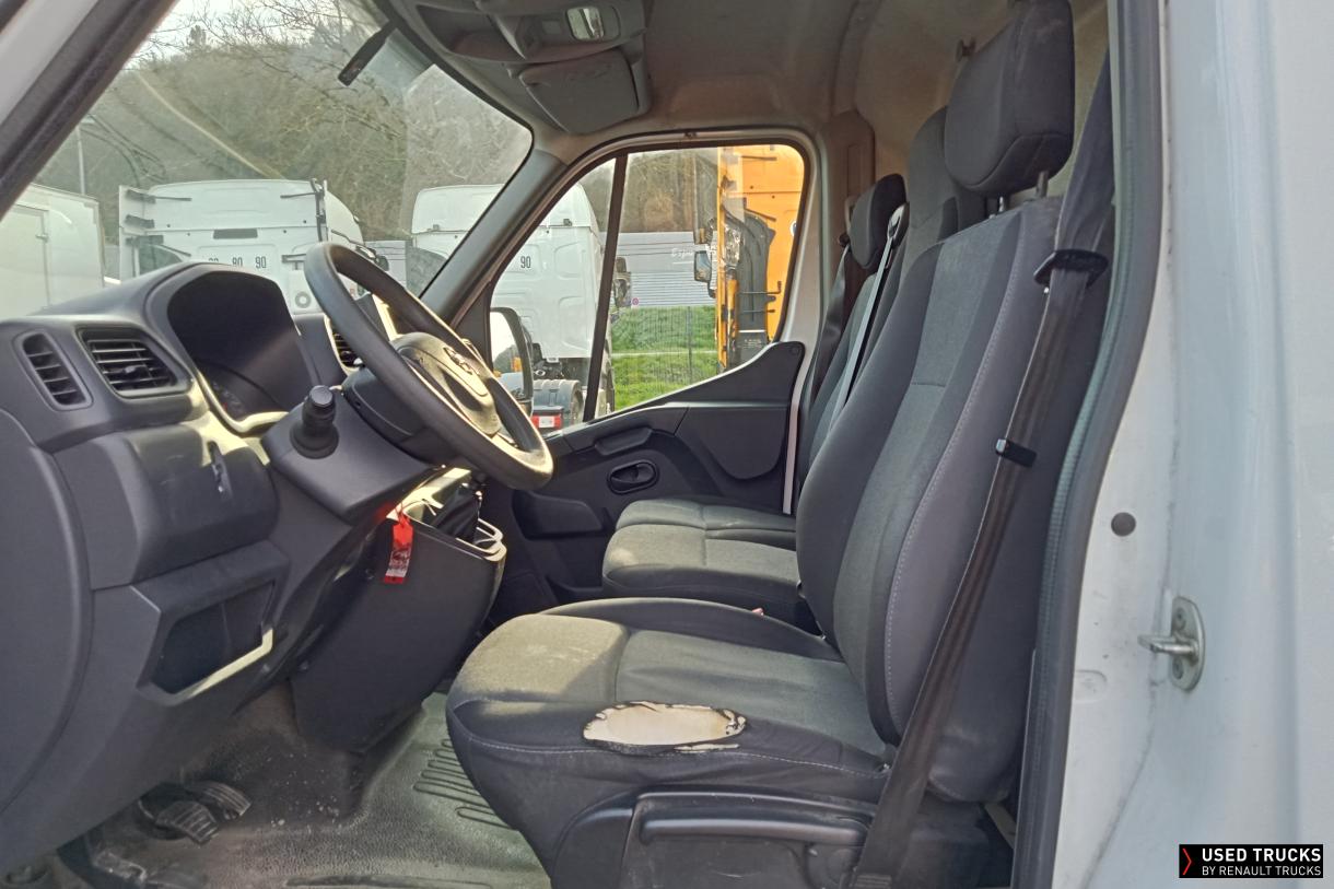 Nissan Interstar 150