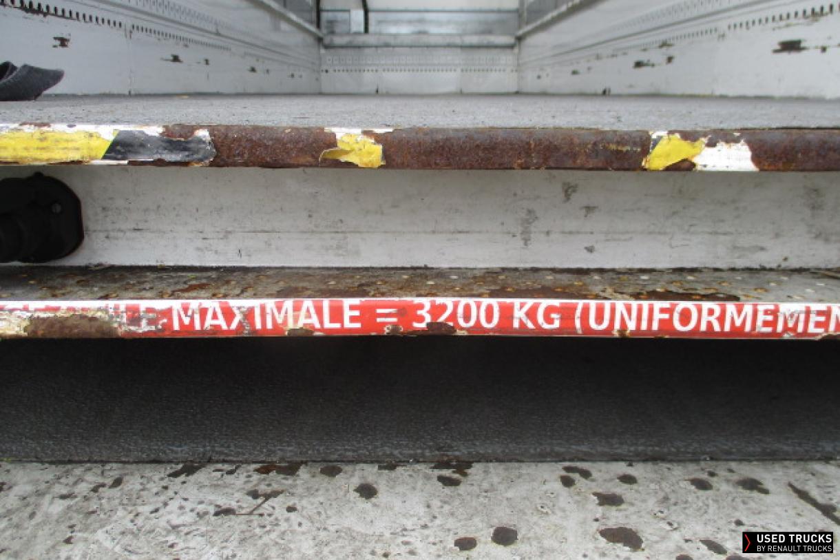 Renault Trucks D Wide 320