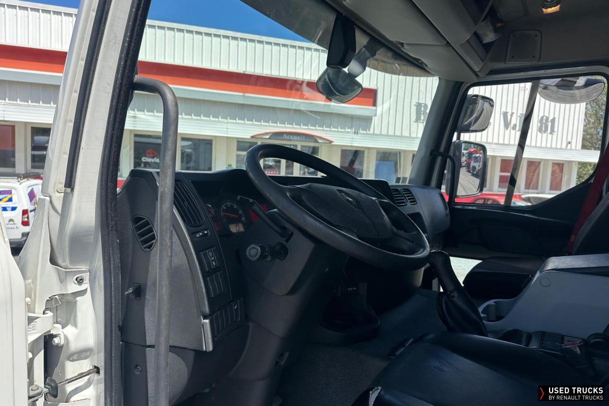 Renault Trucks D Wide 320