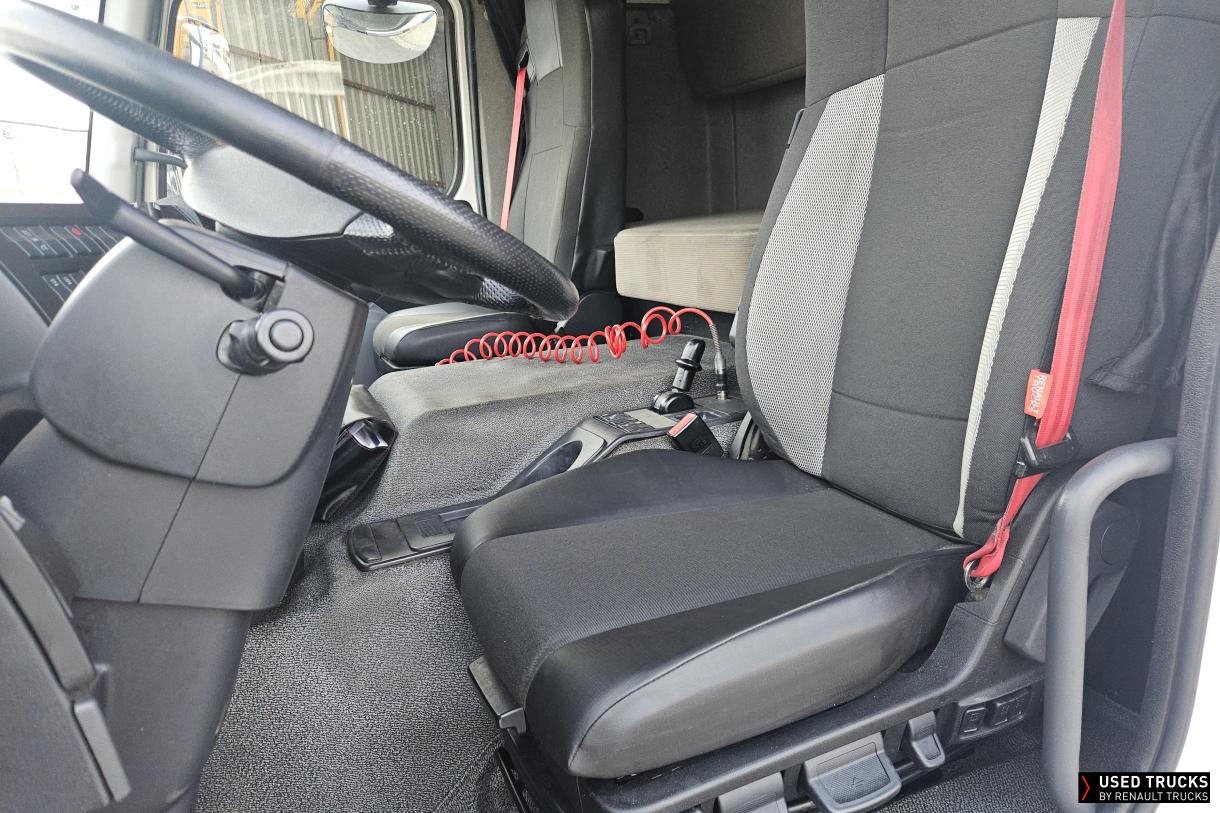 Renault Trucks D Wide 320
