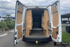 Renault Trucks Master
                                          135