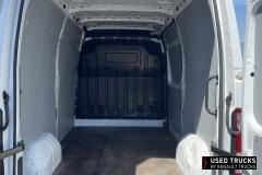 Nissan Interstar
                                          130