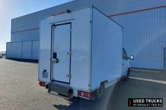 Renault Trucks Trafic
                                          